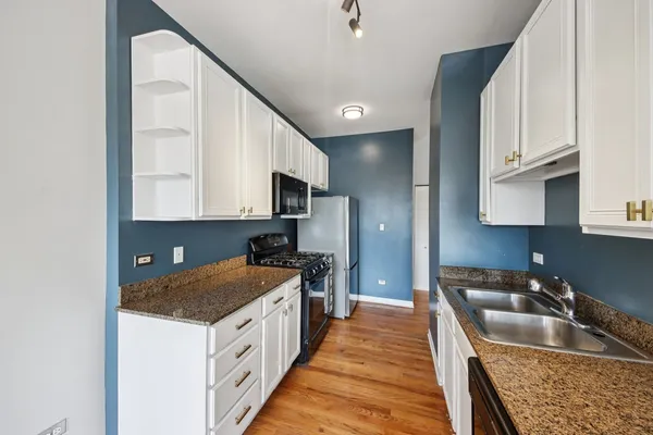 $235,000 | 4907 North Lawndale Avenue, Unit 2, Chicago, IL 60625