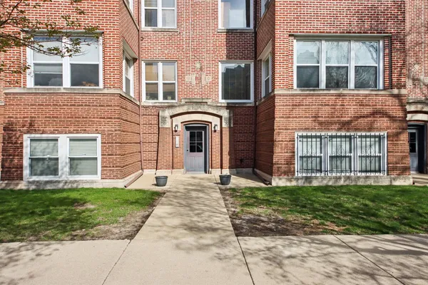 $235,000 | 4907 North Lawndale Avenue, Unit 2, Chicago, IL 60625