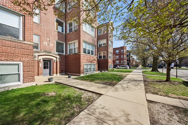 $235,000 | 4907 North Lawndale Avenue, Unit 2, Chicago, IL 60625