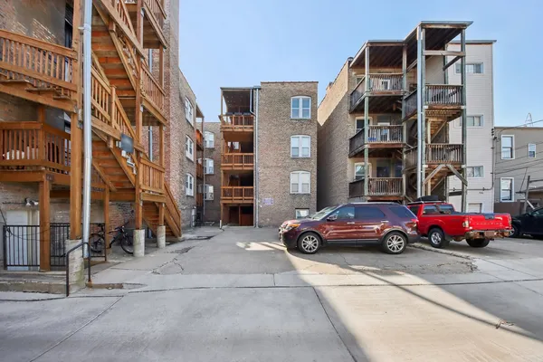 $235,000 | 4907 North Lawndale Avenue, Unit 2, Chicago, IL 60625