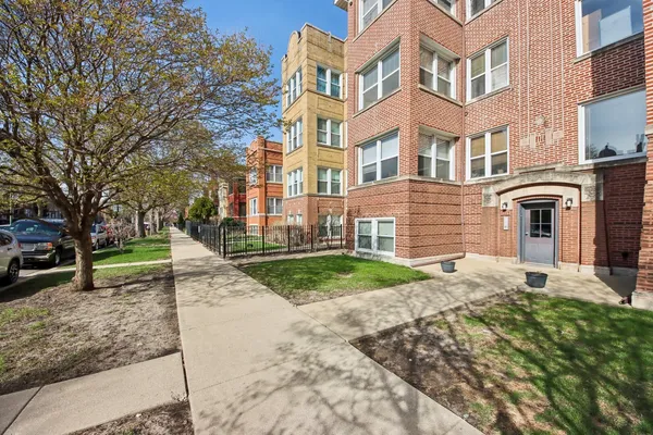 $235,000 | 4907 North Lawndale Avenue, Unit 2, Chicago, IL 60625
