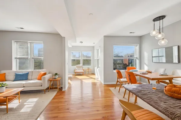 $235,000 | 4907 North Lawndale Avenue, Unit 2, Chicago, IL 60625