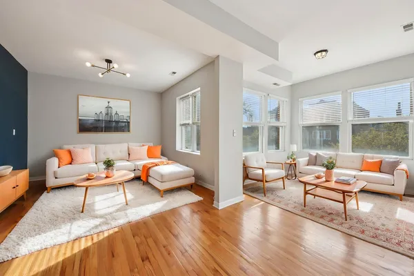 $235,000 | 4907 North Lawndale Avenue, Unit 2, Chicago, IL 60625