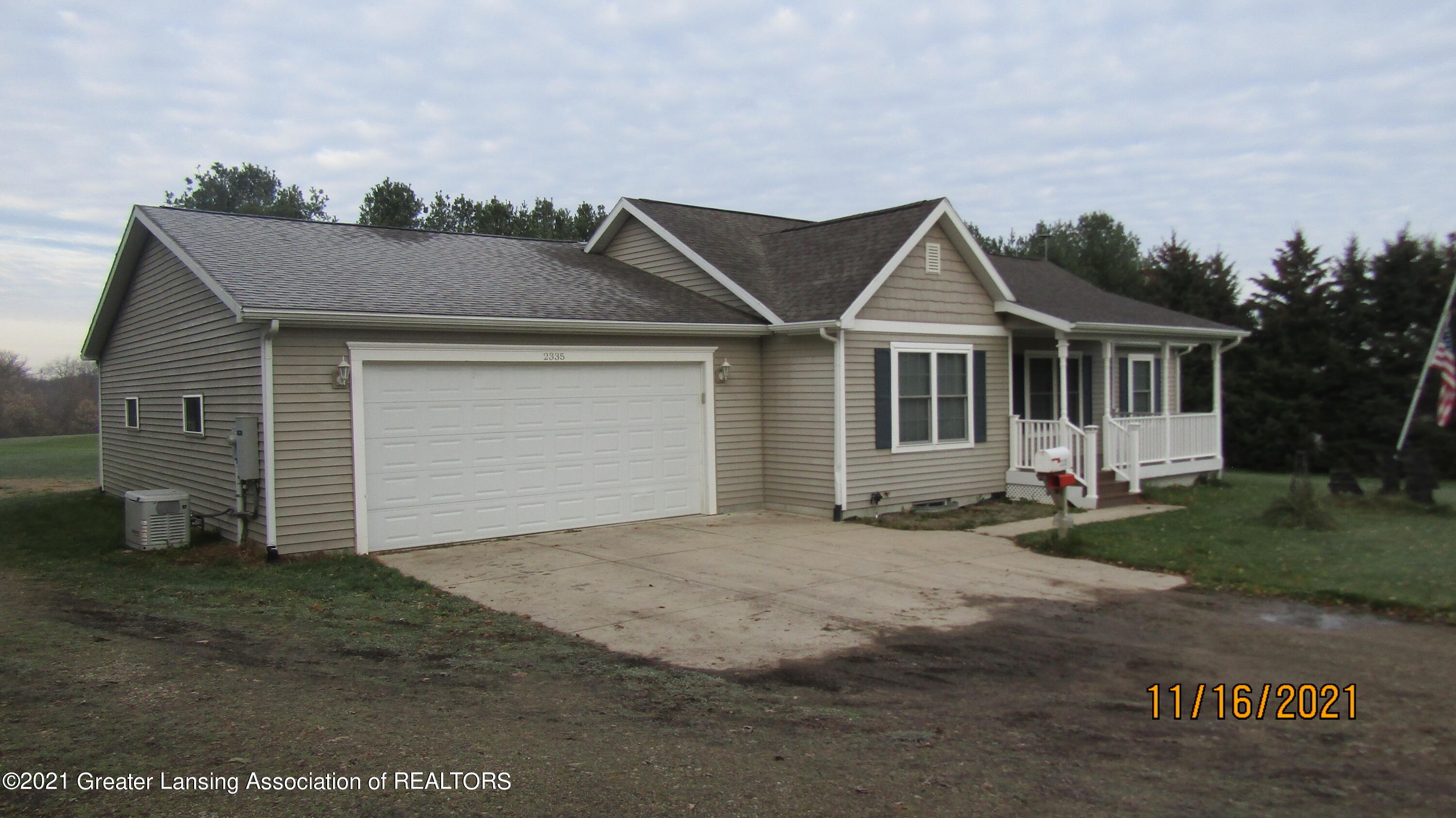 2335 North Hartel Road Charlotte, MI 48813 - Photo 2 of 22 IMG_0385