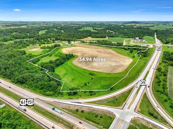 $1,700,000 | 527 Badger Road, Hazel Green, WI 53811