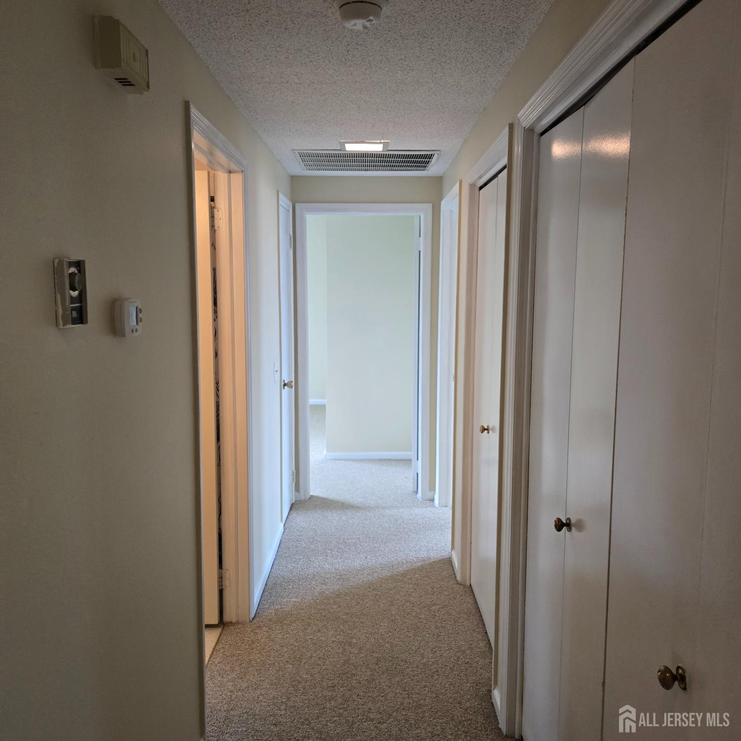 456 N Roxbury Lane Monroe Township, NJ 08831 - Photo 9 of 13