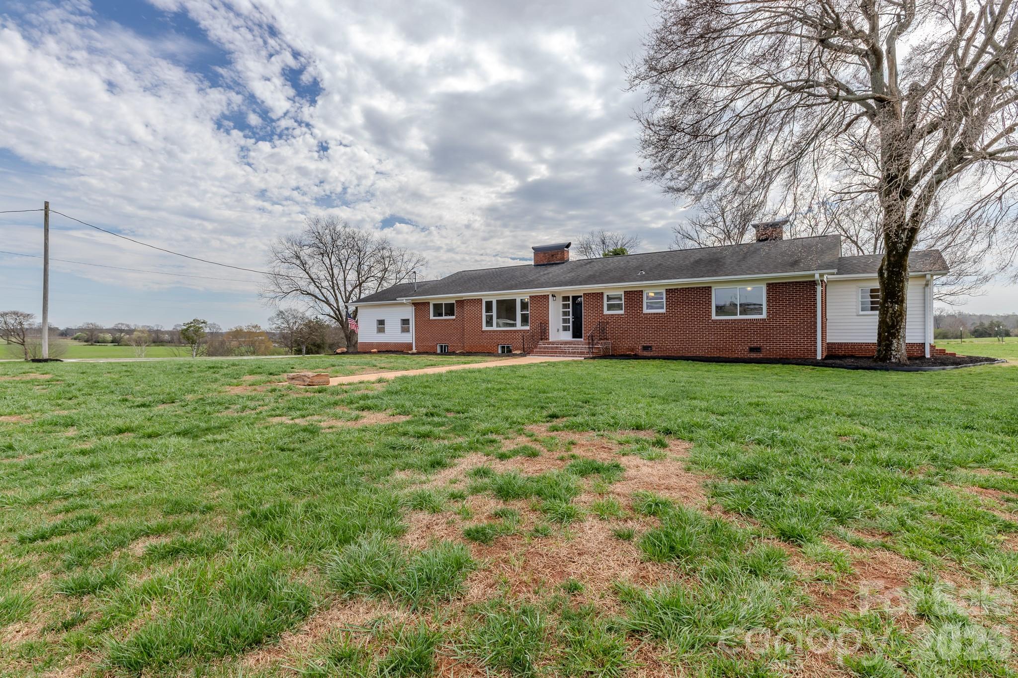 1217 Daniels Road Lincolnton, NC 28092 - Photo 1 of 31