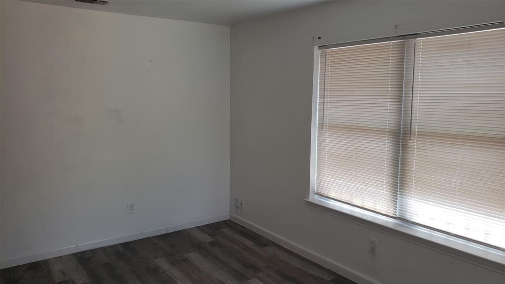 2111 R. W. Bivens Lane Fort Worth, TX 76105 - Photo 7 of 10