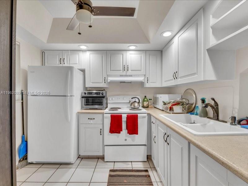 469 North Pine Island Road, Unit B305 Plantation, FL 33324 - Photo 14 of 32