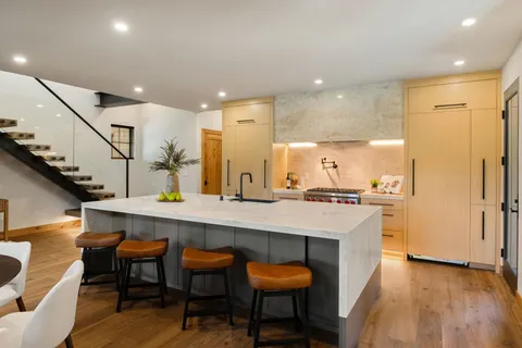 $6,300,000 | 561 Stewart McKay, Truckee, CA 96161