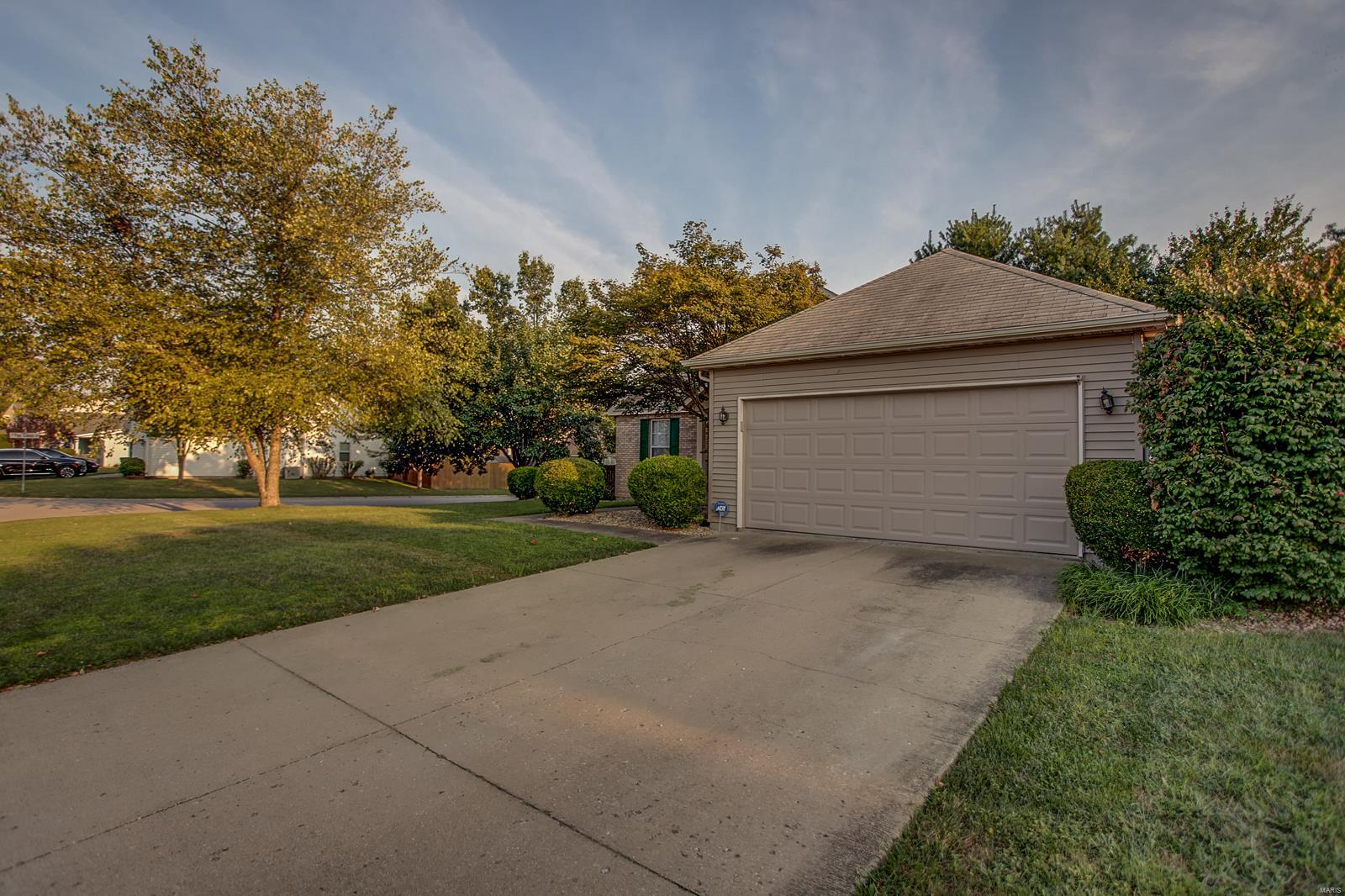 3240 Hunters Way Shiloh, IL 62221 - Photo 3 of 31 Gallery Image 3
