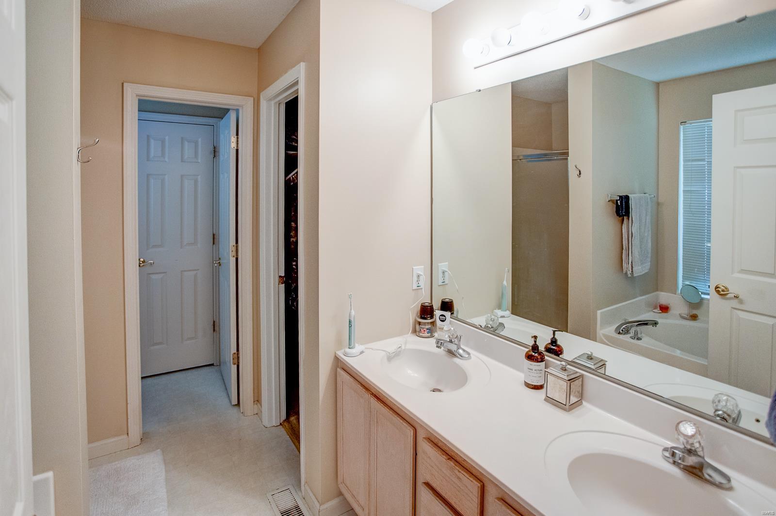 3240 Hunters Way Shiloh, IL 62221 - Photo 26 of 31 Gallery Image 26
