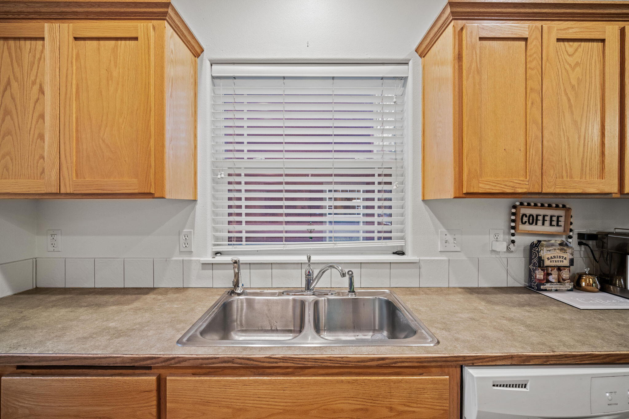 62716 Larkview Road Bend, OR 97701 - Photo 6 of 33 Kitchen 2