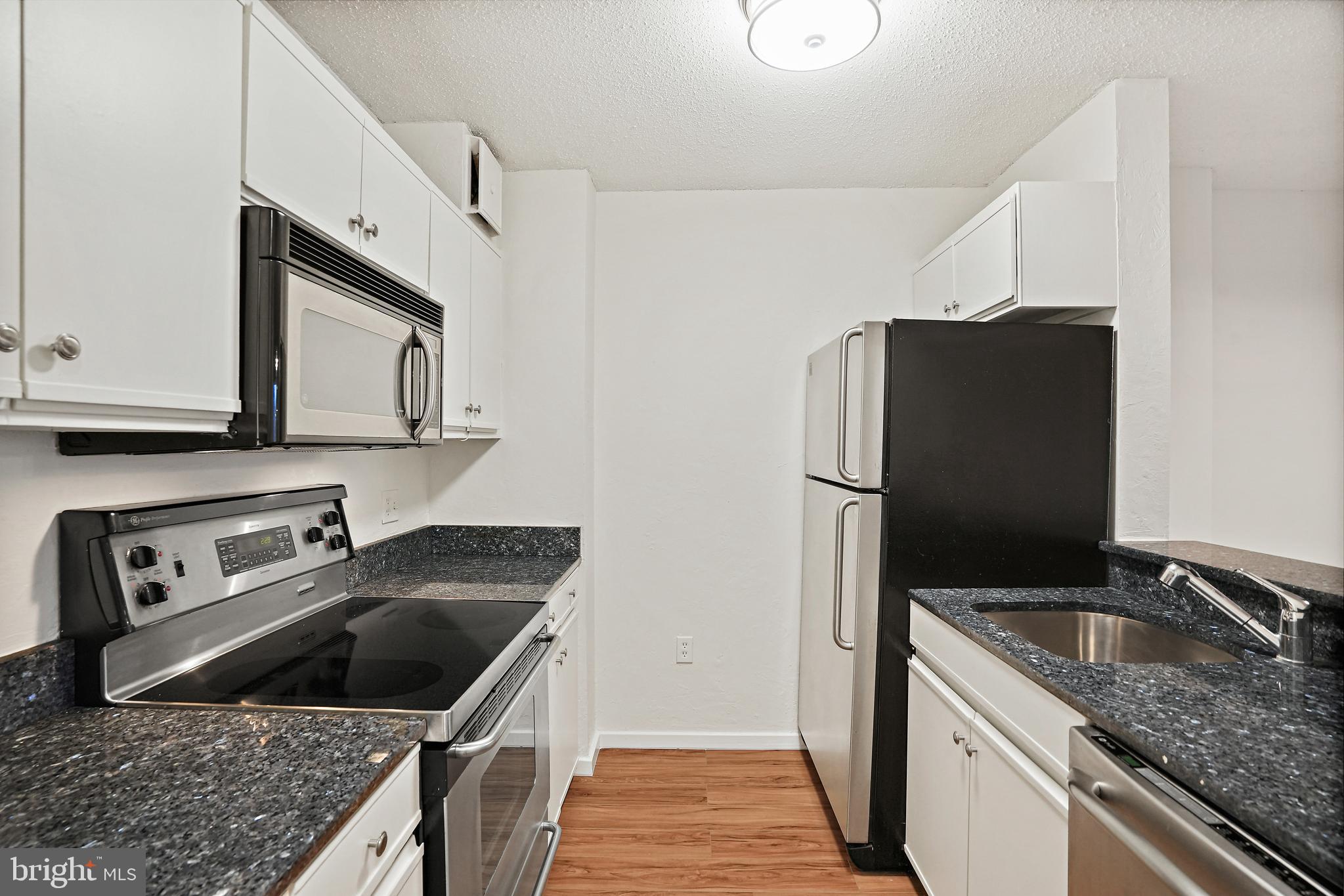 2320 Wisconsin Avenue Northwest, Unit 309 Washington, DC 20007 - Photo 6 of 19 Stainless Steel Appliances