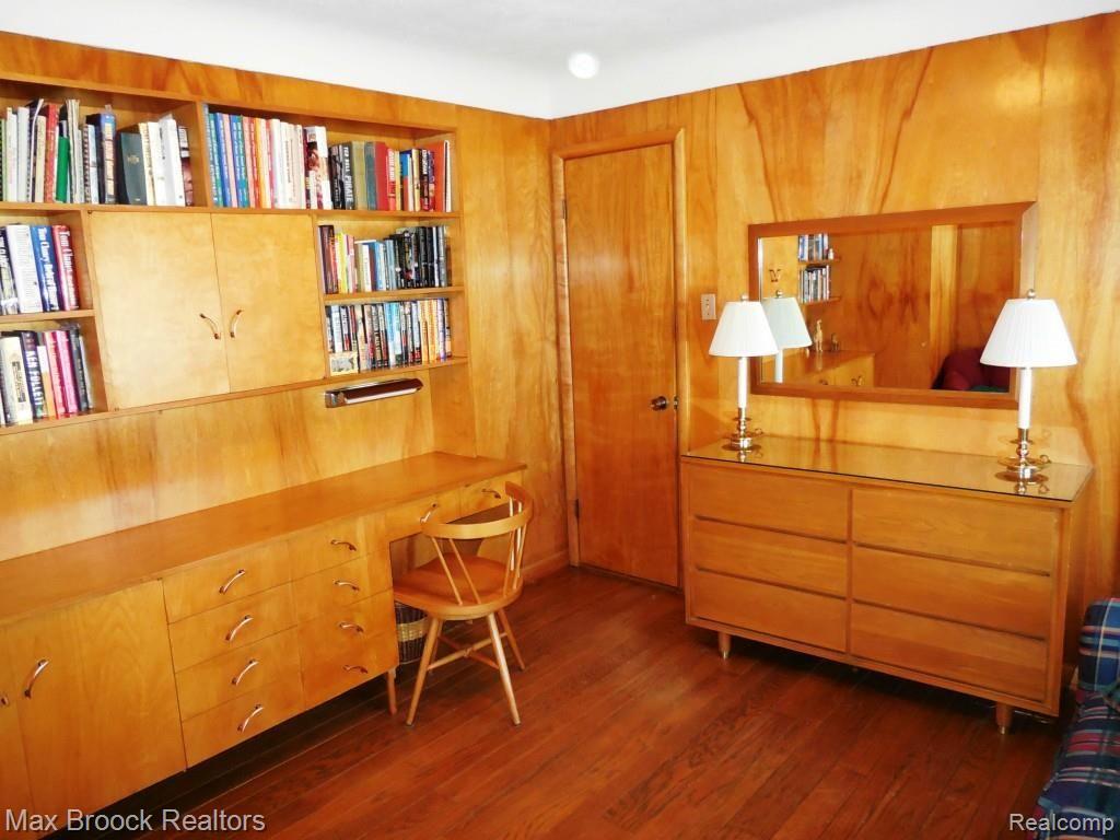 82 Maplefield Road Pleasant Ridge, MI 48069 - Photo 13 of 26 Mid-Century Perfect Study with built-in shelves (optional 3rd Bedroom)