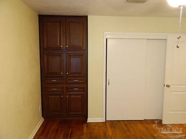 a view of entryway and hall