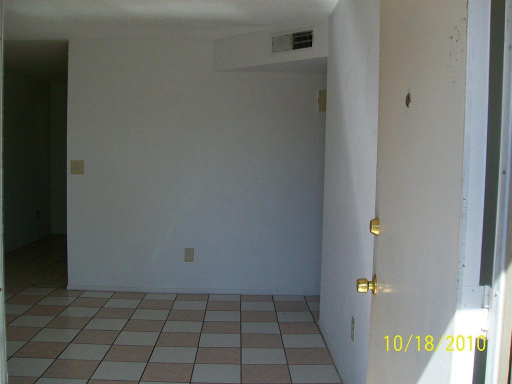 5228 West Coronado Road Phoenix, AZ 85035 - Photo 3 of 10 C:\fakepath\Picture 012 (Large)