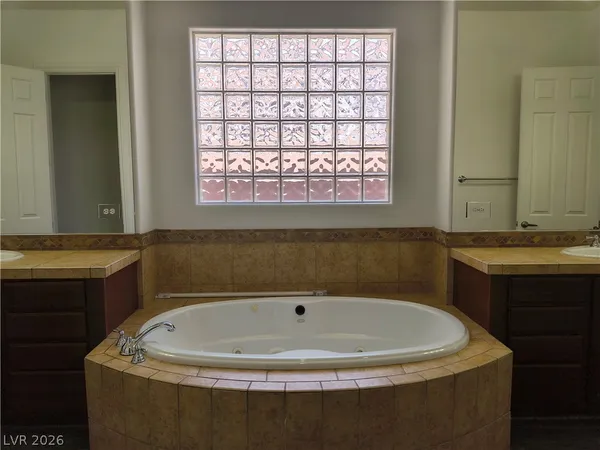 $3,200 | 8754 Mayport Drive, Las Vegas, NV 89131