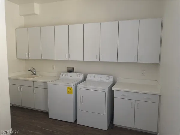 $3,200 | 8754 Mayport Drive, Las Vegas, NV 89131