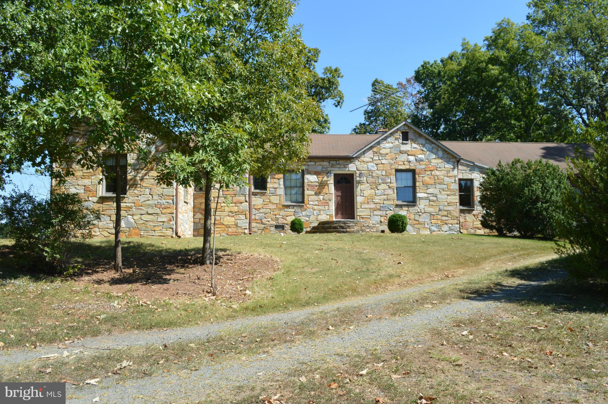 8425 Buckland Mill Road Gainesville, VA 20155 - Photo 3 of 20 Exterior (Front)