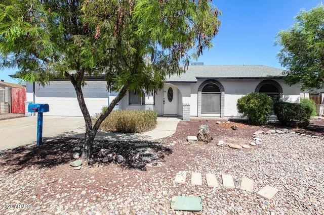 $1,910 | 17833 North 49th Avenue, Glendale, AZ 85308