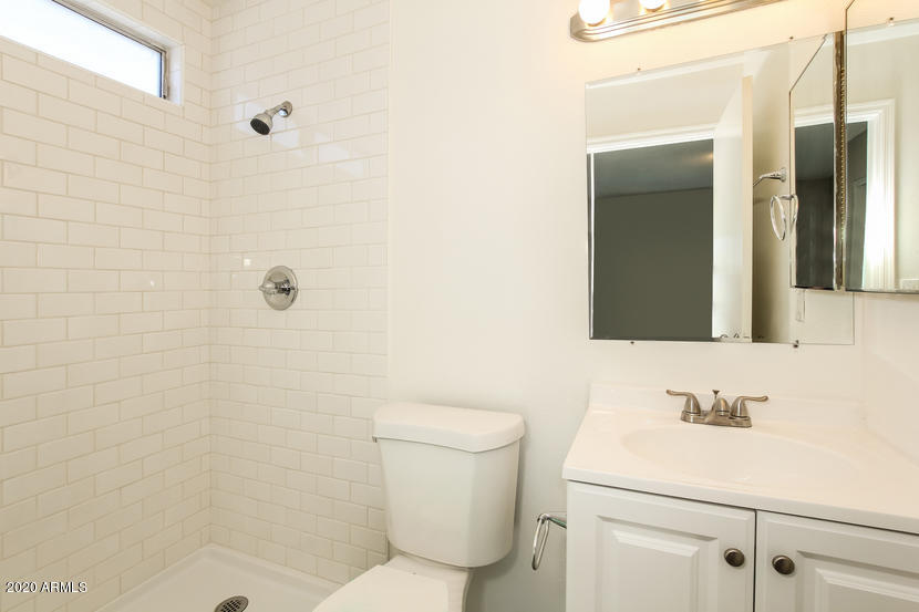 17833 North 49th Avenue Glendale, AZ 85308 - Photo 13 of 16 P3212979-08-Bathrooms-658870