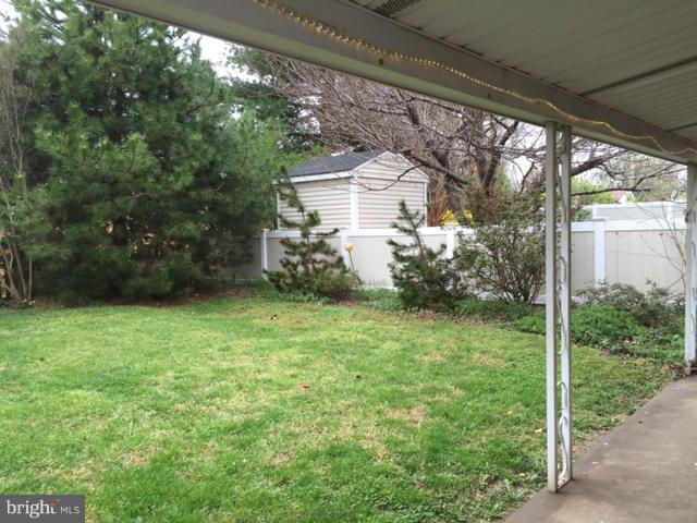 3014 Dunmurry Road Baltimore, MD 21222 - Photo 21 of 24 a backyard of a house with lots of green space
