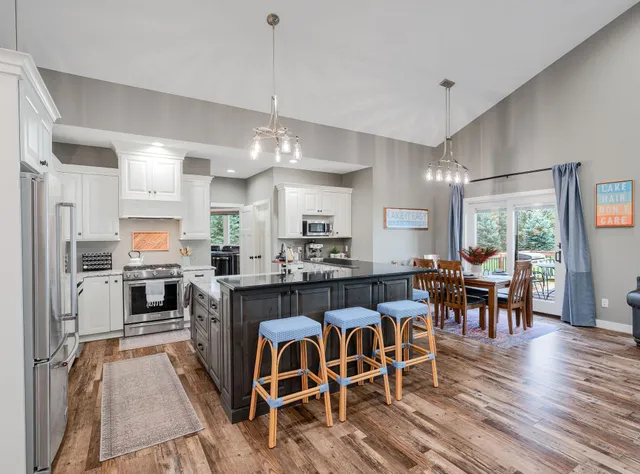 $1,499,000 | 29430 Endress Way, Cannon Falls, MN 55009