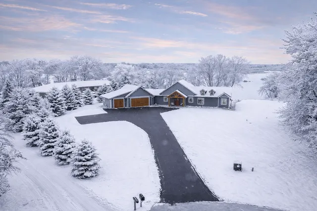 $1,499,000 | 29430 Endress Way, Cannon Falls, MN 55009