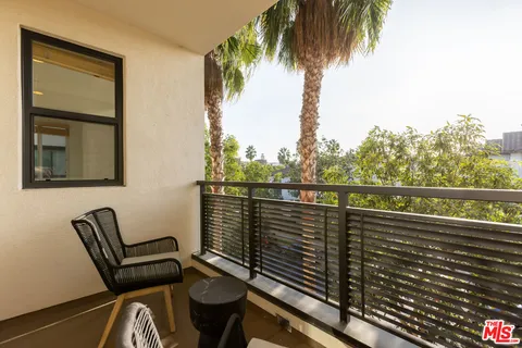 $1,950,000 | 12887 West Runway Road, Unit 3, Los Angeles, CA 90094