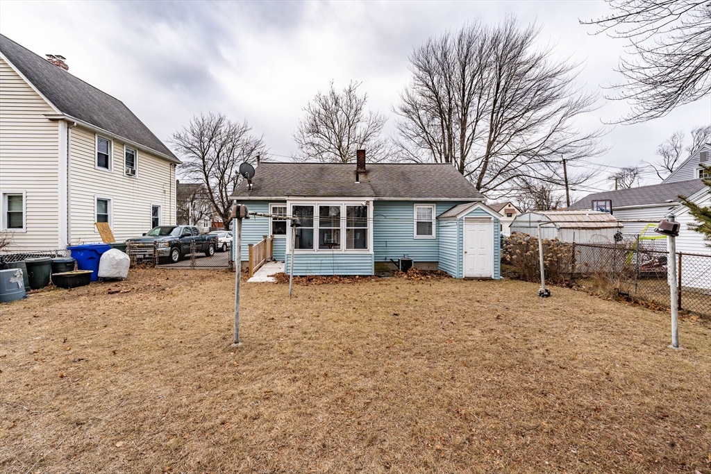 35 Sargon Street Springfield, MA 01104 - Photo 17 of 19