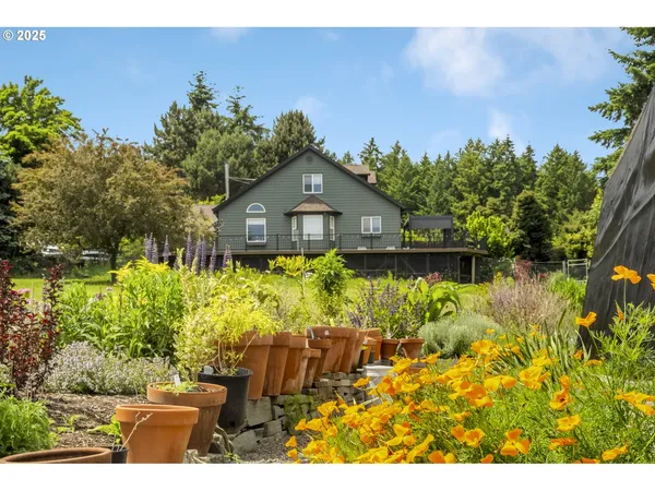 $1,275,000 | 10623 Northeast Fox Farm Road, Dundee, OR 97115