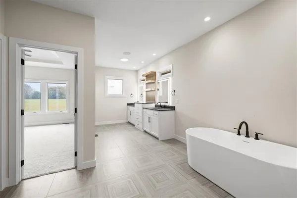 $948,000 | 13507 Woodland Rnch Drive, Lee's Summit, MO 64086
