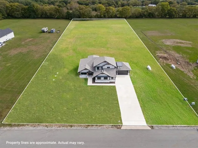 $959,000 | 13507 Woodland Rnch Drive, Lee's Summit, MO 64086