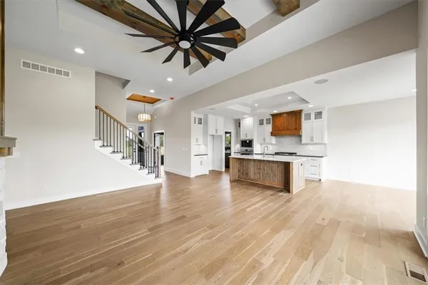 $948,000 | 13507 Woodland Rnch Drive, Lee's Summit, MO 64086