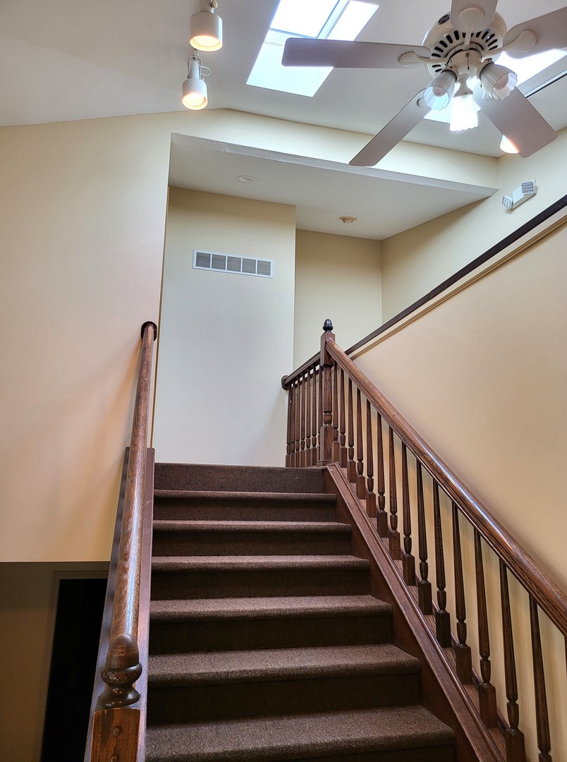 2306 Maysel Street Bloomington, IL 61701 - Photo 6 of 32