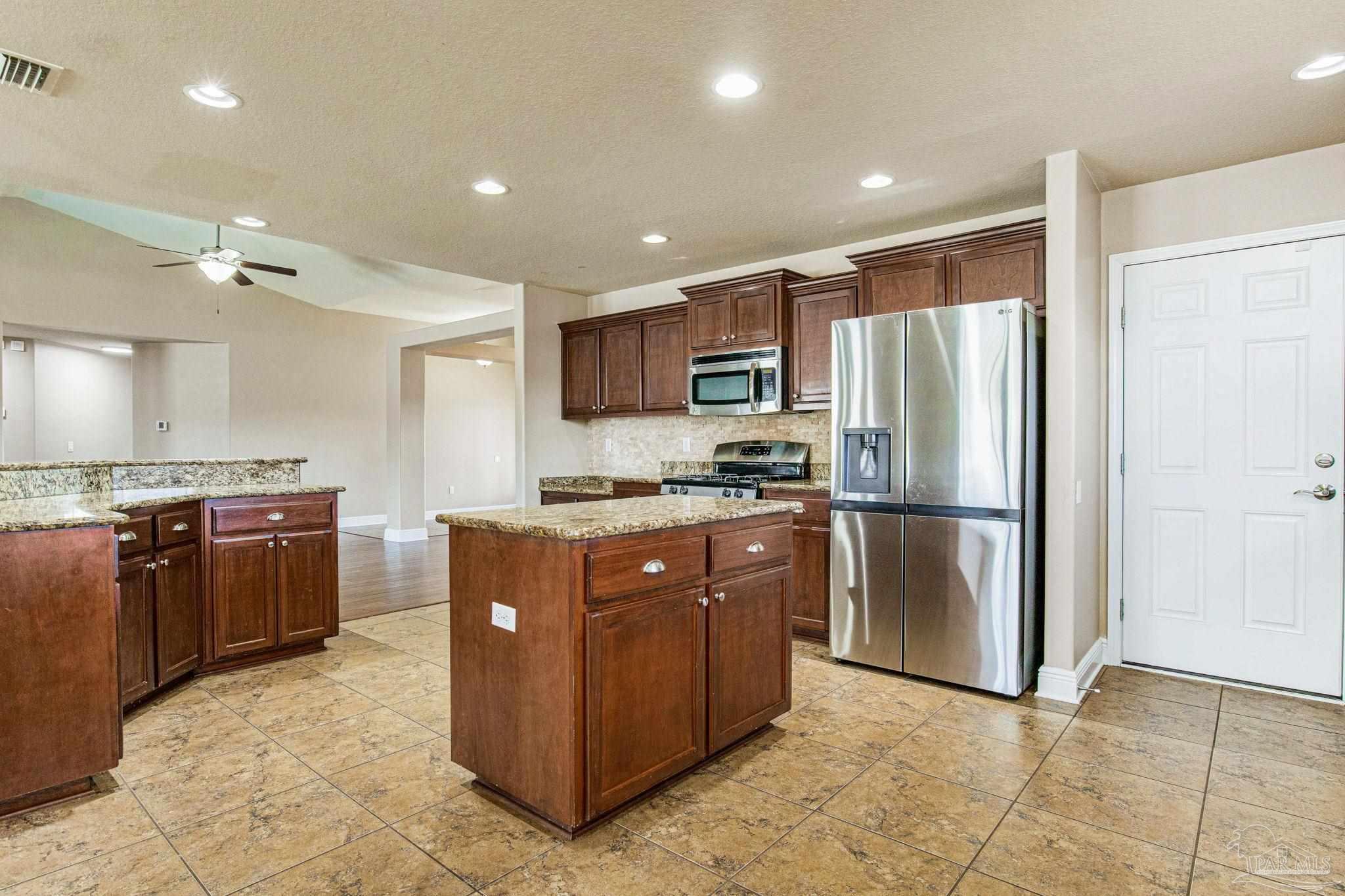 4818 Perspective Drive Milton, FL 32570 - Photo 12 of 49