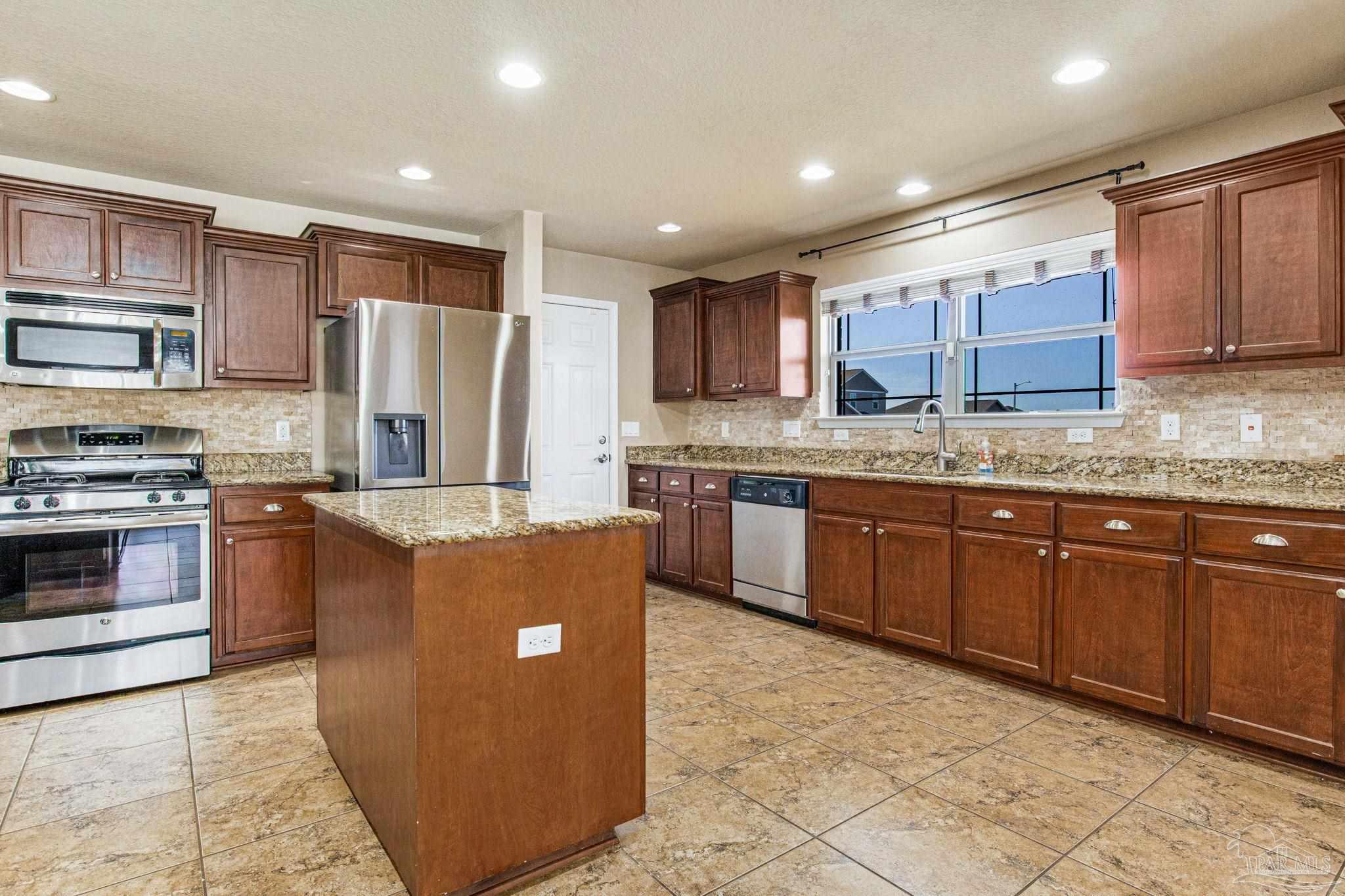 4818 Perspective Drive Milton, FL 32570 - Photo 13 of 49