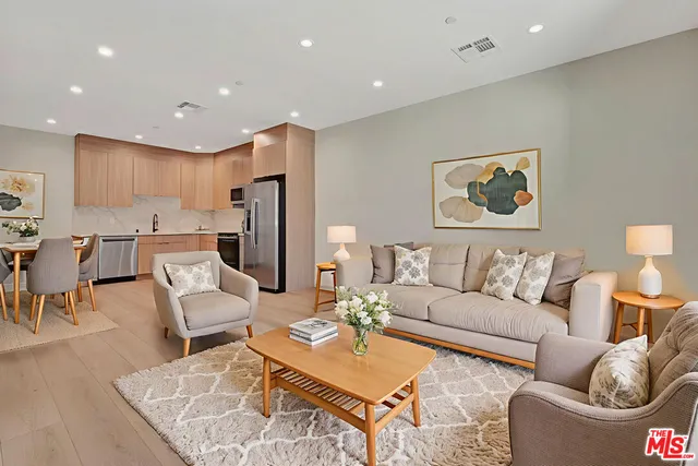 $1,950,000 | 6219 Sylvia Avenue, Tarzana, CA 91335