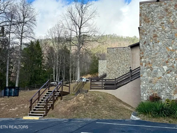 $119,540 | 1081 Cove Road, Unit 914, Sevierville, TN 37876