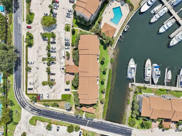 $569,000 | 1601 Marina Isle Way, Unit 101, Jupiter, FL 33477
