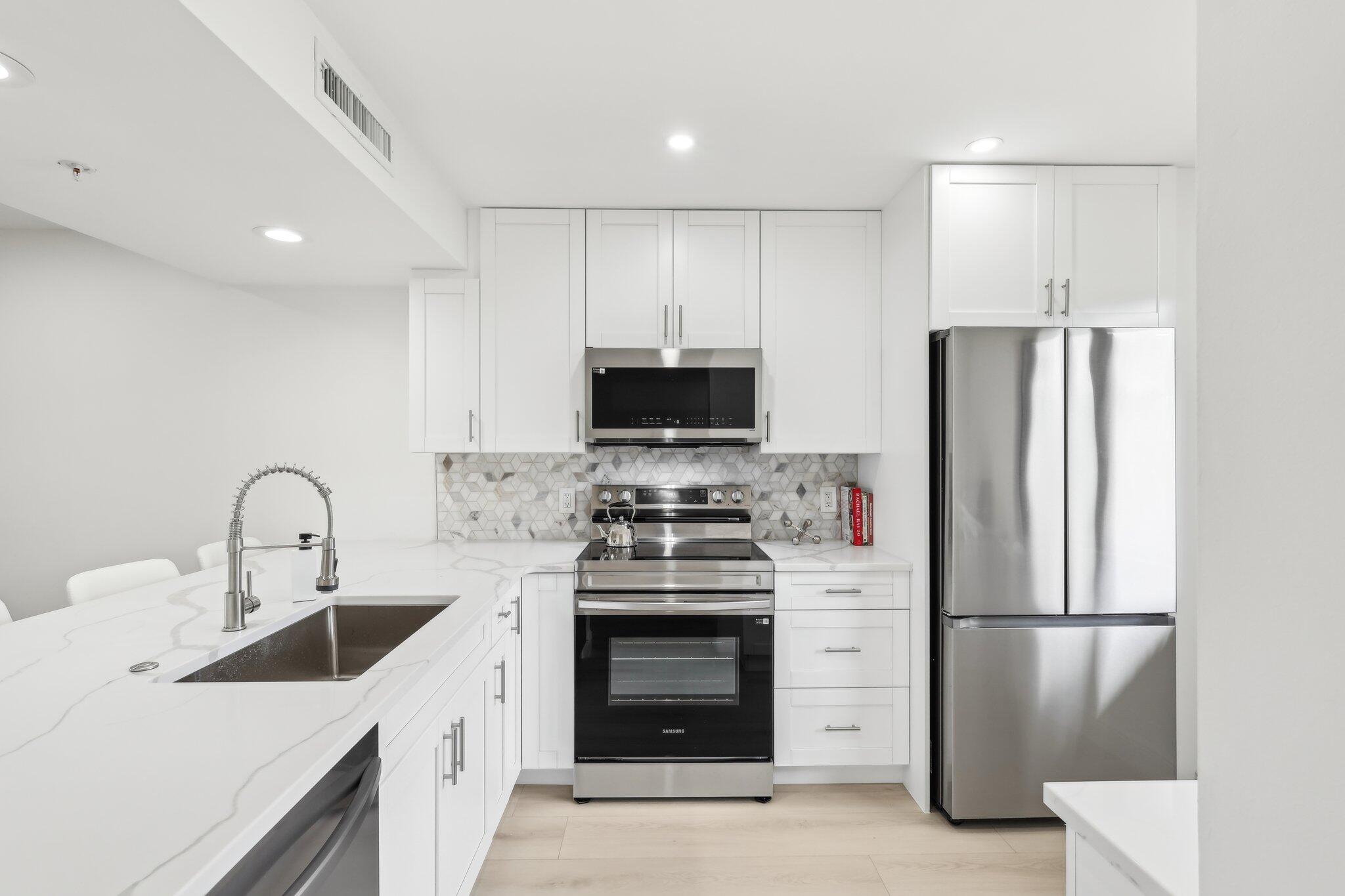 1601 Marina Isle Way, Unit 101 Jupiter, FL 33477 - Photo 7 of 33 13-web-or-mls-Marina Isle Way 101-2405-0