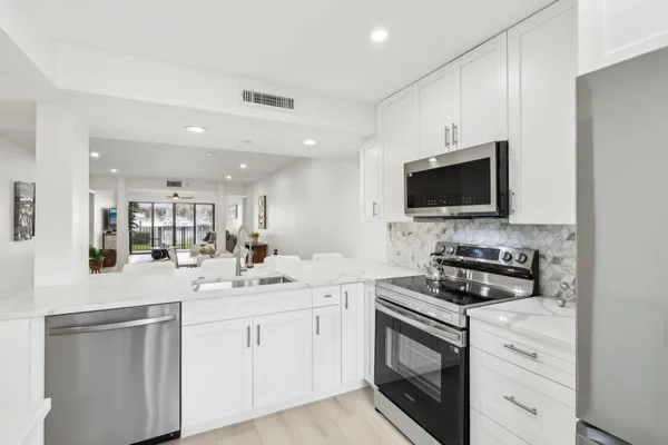 $569,000 | 1601 Marina Isle Way, Unit 101, Jupiter, FL 33477