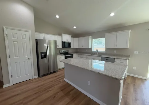 $1,800 | 13756 Southwest 102nd Place, Dunnellon, FL 34432