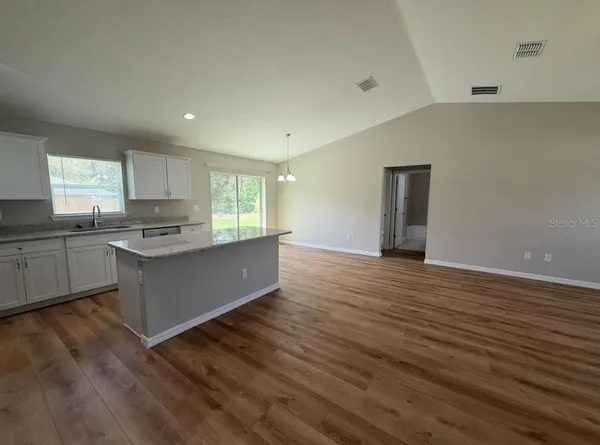$1,800 | 13756 Southwest 102nd Place, Dunnellon, FL 34432