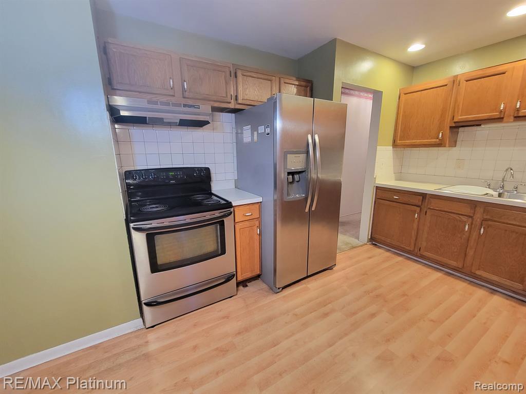 2341 Ravinewood Ypsilanti, MI 48198 - Photo 3 of 16