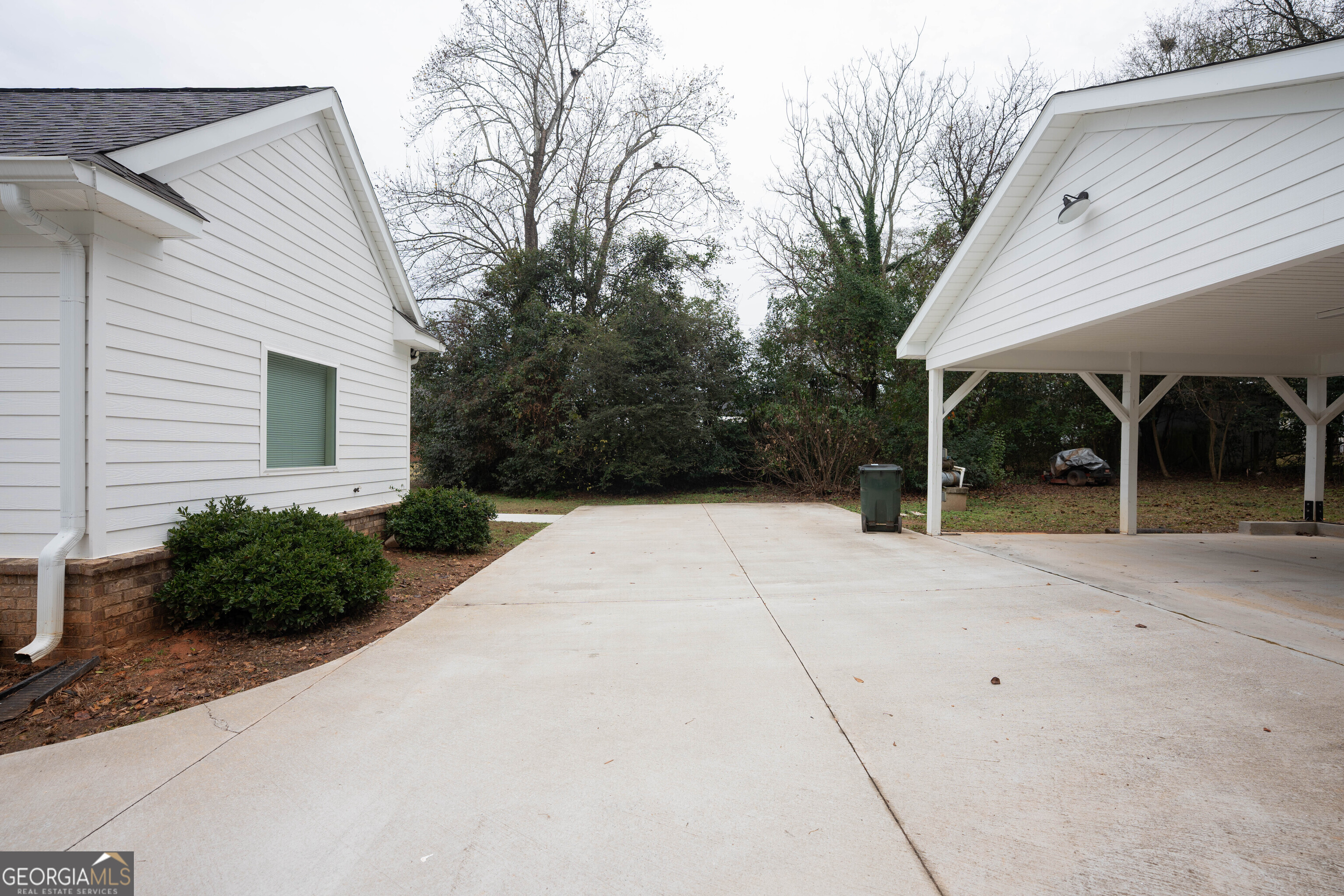 1000 Bell Circle Madison, GA 30650 - Photo 19 of 21 a view of outdoor space and yard