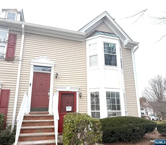 $394,900 | 32 Columbus Drive, Unit 215, Franklin Park, NJ 08823