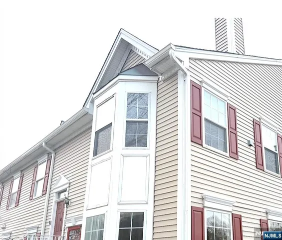 $394,900 | 32 Columbus Drive, Unit 215, Franklin Park, NJ 08823