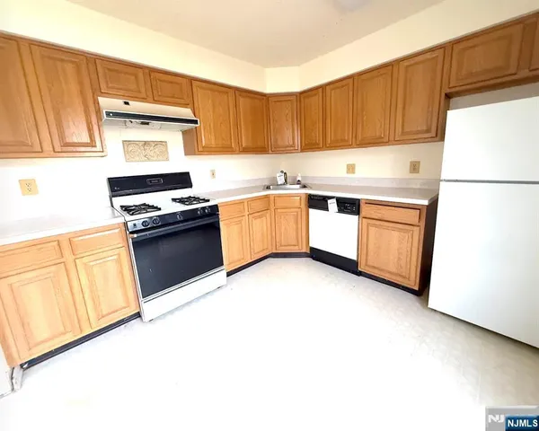 $394,900 | 32 Columbus Drive, Unit 215, Franklin Park, NJ 08823